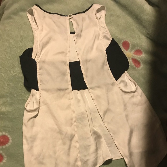 Blouse Express - Picture 3 of 4